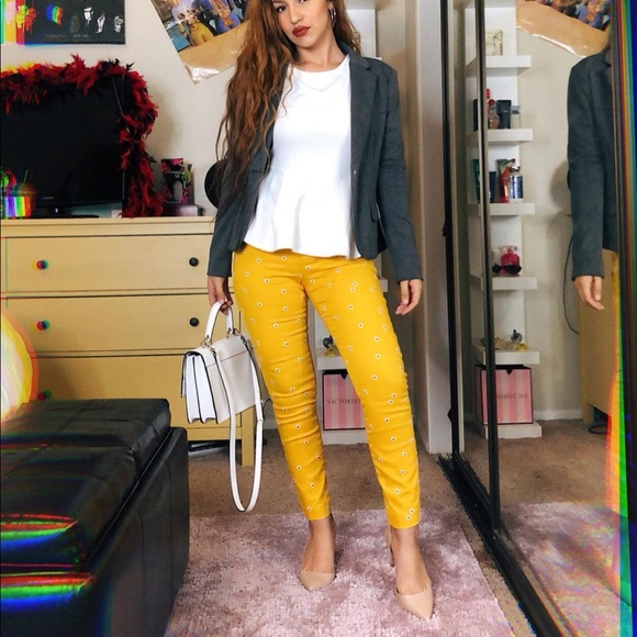 Yellow, flower detail pants - Picture 7 of 9